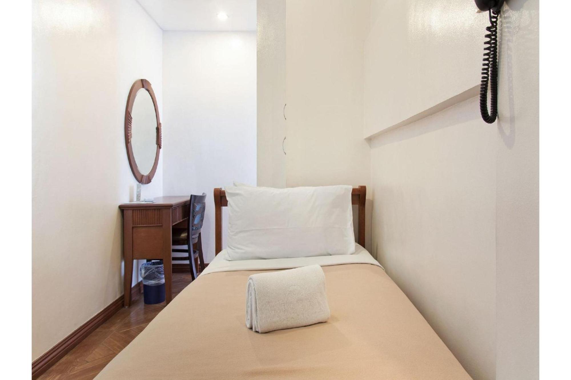 Townhouse Oak Avitel Hotel Near Osmena Highway, Pnr Pasay Station, Metro Manila Makati City Eksteriør bilde